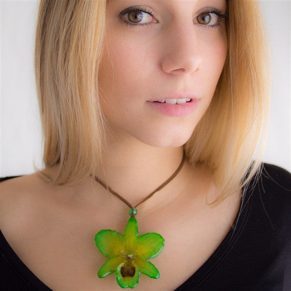 Green small nobile necklace