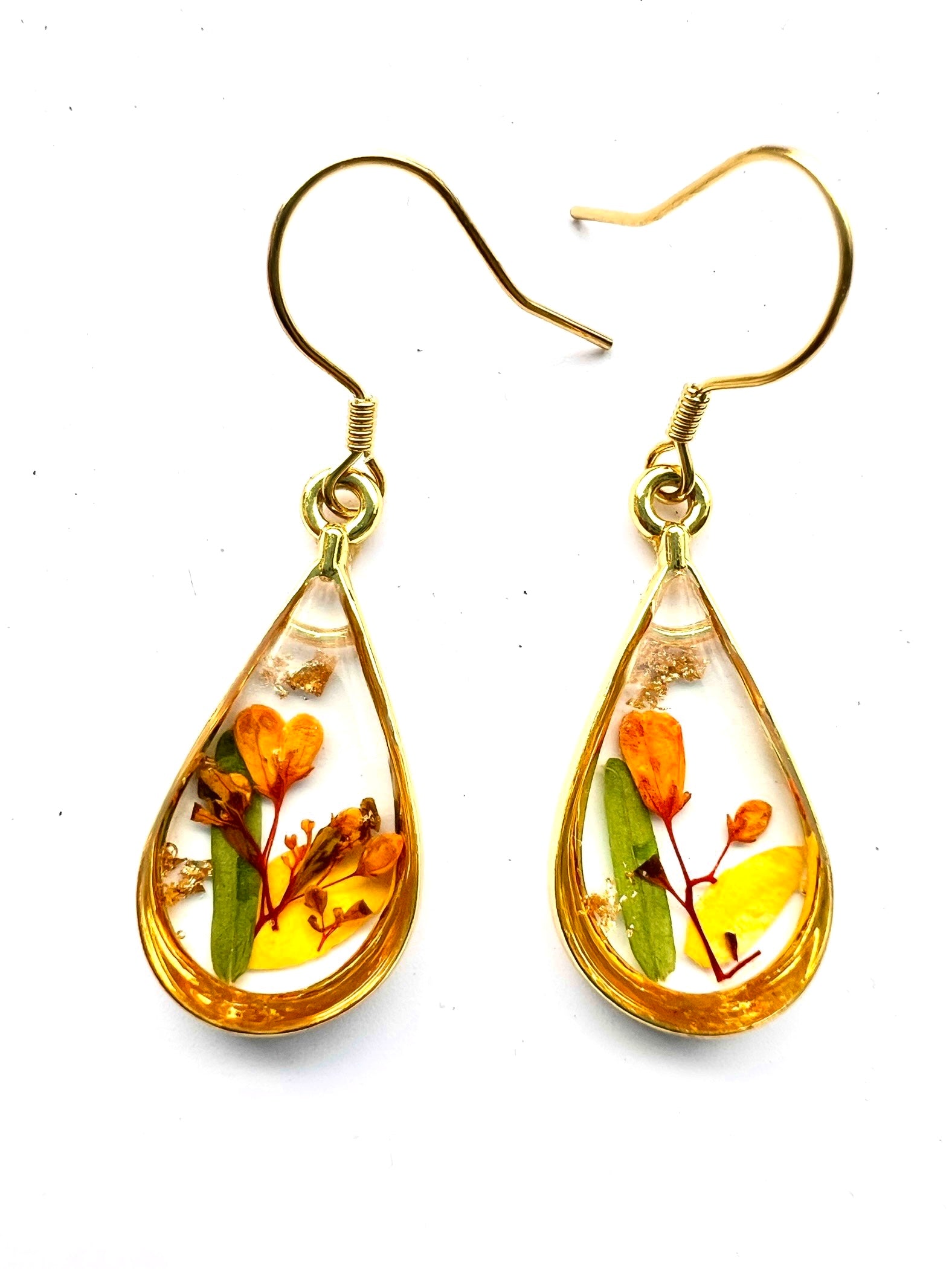 PETITE DAISY EARRINGS