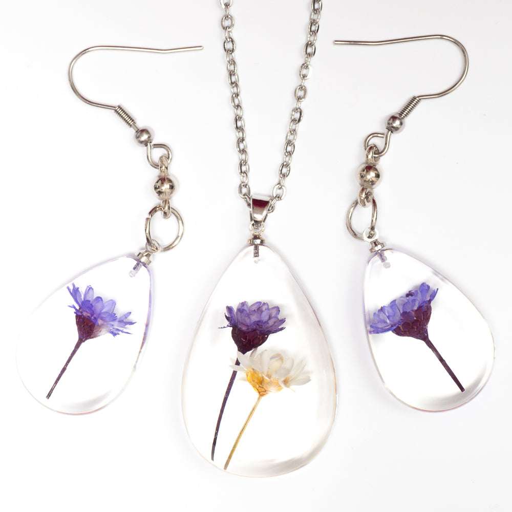 Make Resin Jewelry Using Pretty Pressed Flowers - Mod Podge Rocks